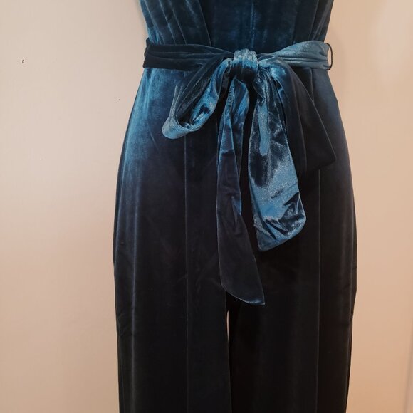 NWT BR Stretchy Velvet Teal Romper - Picture 4 of 12